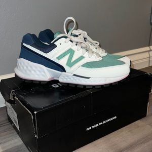 BRAND NEW New Balance x Figs shoes